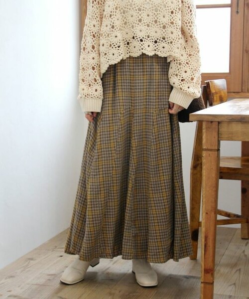 Crisp（クリスプ）の「ヘムフレアチェックスカート[c2k2906]（スカート・レディース・ブラウン/グレー・FREE）」の2枚目の写真