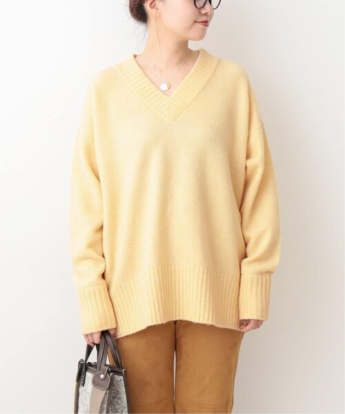IENA（イエナ）の「ストレッチウールVネックプルオーバー