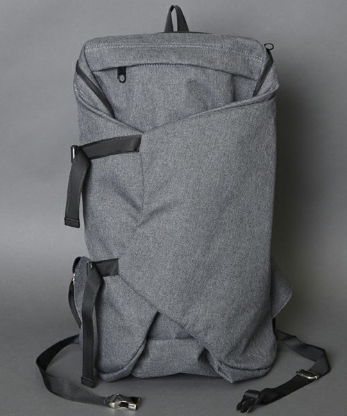 MEMENTISM（メメントイズム）の「BASTET サイドストラップバックパック（バックパック/リュック・メンズ・ブラック/グレー/グレー系その他・FREE）」の3枚目の写真
