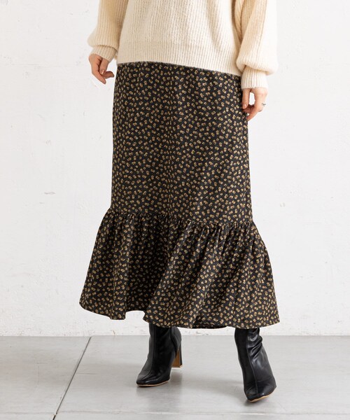prose verse（プロズヴェール）の「《WEB限定》小花柄マーメイドスカート（スカート・レディース・アイボリー/ブラック・F）」の2枚目の写真