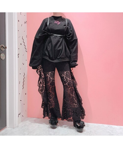 lilLilly 美品 レースカットパンツ(ブラック) lilLilly（リルリリー）の「レースフリルパンツ【2022SS