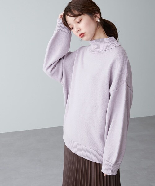 natural couture(ナチュラルクチュール)の「ちょいゆるタートルネックニット(ニット/セーター・レディース・アイボリー/ラベンダー/イエロー/その他1/その他2/その他3・FREE)」の2枚目の写真