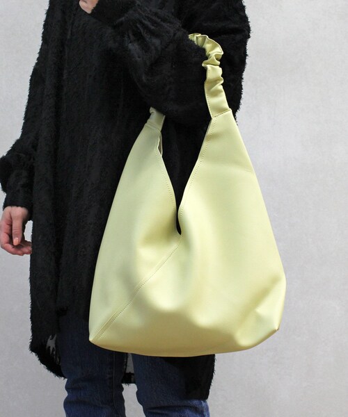 Lattice(Lattice)の「トライアングルトートバッグ(トートバッグ・レディース・ブラック/アイボリー/ライトイエロー・0)」の1枚目の写真