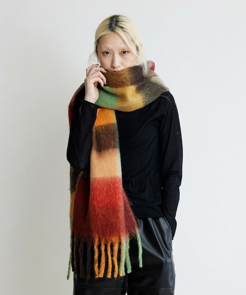 NOISE MAKER（ノイズメーカー）の「ボリュームフリンジブロックチェックマフラー（マフラー・レディース・ブラック/その他/オレンジ/ホワイト・FREE）」の3枚目の写真