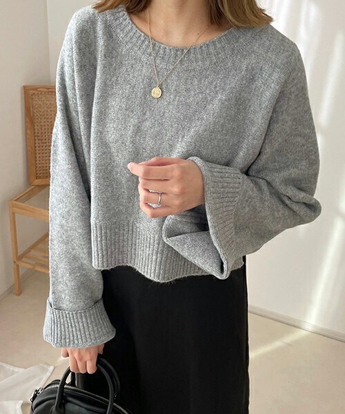 chocomee（チョコミー）の「ワイドスリーブショートニット（ニット/セーター・レディース・ベージュ/グレー・FREE）」の2枚目の写真