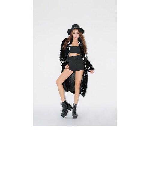 STYLENANDA（スタイルナンダ）の「吹き出しプリントフェイクファー 