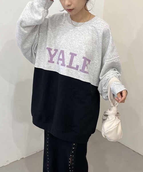 CAPRICIEUX LE'MAGE(カプリシューレマージュ)の「YALE2トーンスエット(Tシャツ/カットソー・ブラック/グレー・M)」の1枚目の写真