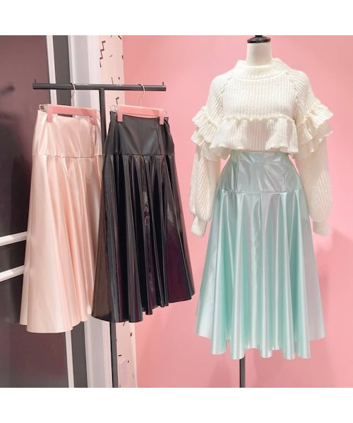 lilLilly(リルリリー)の「エナメルフレアスカート【2022S/S】(スカート・レディース・PINK(12/20~順次配送)/MINT (12/20~順次配送)/BLACK (12/20~順次配送))」の1枚目の写真