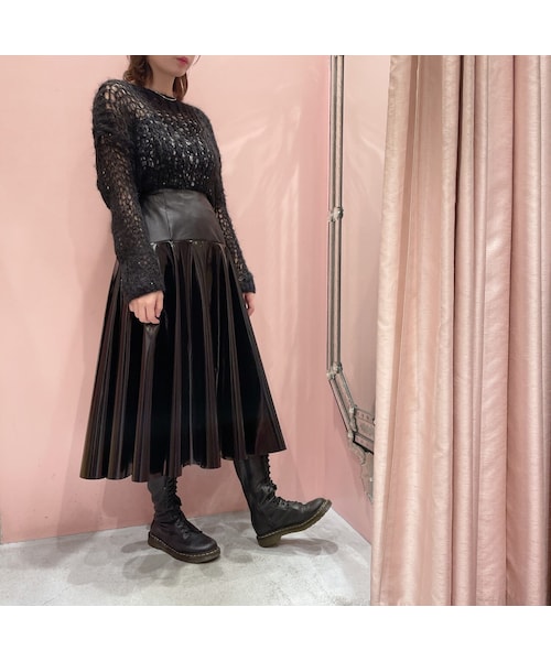 lilLilly(リルリリー)の「エナメルフレアスカート【2022S/S】(スカート・レディース・PINK(12/20~順次配送)/MINT (12/20~順次配送)/BLACK (12/20~順次配送))」の2枚目の写真