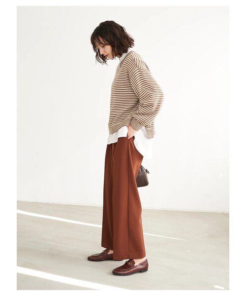 earth music&ecology（アースミュージックアンドエコロジー）の「ハイウエストタックストレートパンツ（パンツ・ブラック/ブラウン/イエロー/ブルーグリーン・S/M）」の7枚目の写真