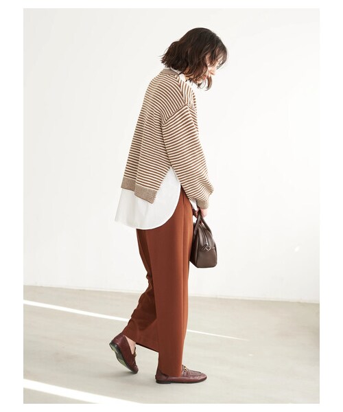 earth music&ecology（アースミュージックアンドエコロジー）の「ハイウエストタックストレートパンツ（パンツ・ブラック/ブラウン/イエロー/ブルーグリーン・S/M）」の8枚目の写真