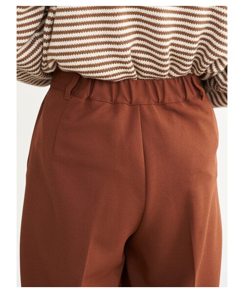 earth music&ecology（アースミュージックアンドエコロジー）の「ハイウエストタックストレートパンツ（パンツ・ブラック/ブラウン/イエロー/ブルーグリーン・S/M）」の10枚目の写真