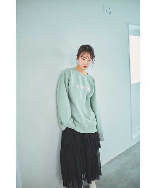 smyeon クルーネック袖刺繍スウェット ミントグリーン セール】Crewneck embroidery sweatshirt /クルーネック袖刺繍