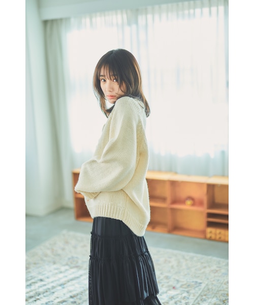 N WITH.（エヌウィズ）の「オーバーサイズラウンドニット（ニット/セーター・レディース・アイボリー/ブルー/カーキ・F）」の2枚目の写真