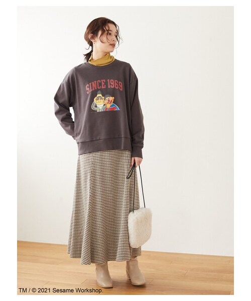Green　Parks（グリーンパークス）の「SESAME STREET プリントスウェット（トップス・アイボリー/チャコールグレー/グリーン・F）」の3枚目の写真