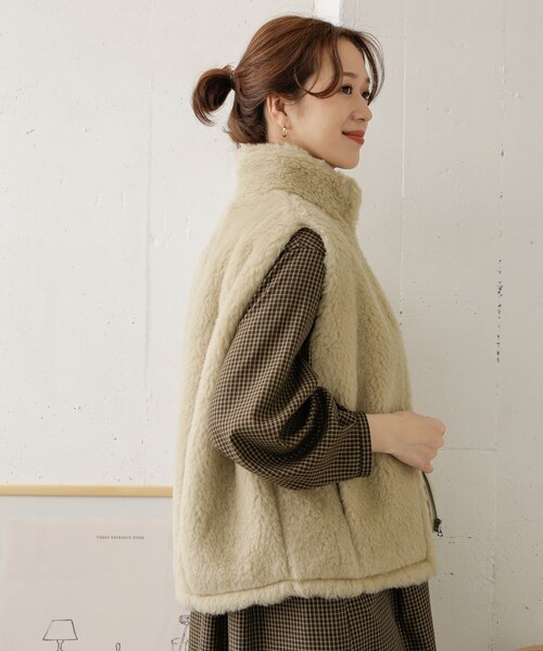 AURALEE(オーラリー)の「AURALEE SHETLAND WOOL BOA ZIP VEST(その他・レディース・LIMEBEIGE・1)」の6枚目の写真