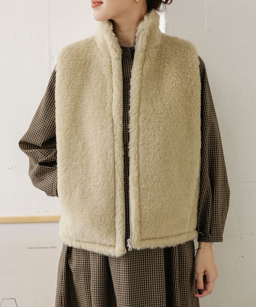 AURALEE(オーラリー)の「AURALEE SHETLAND WOOL BOA ZIP VEST(その他・レディース・LIMEBEIGE・1)」の1枚目の写真