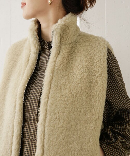 AURALEE(オーラリー)の「AURALEE SHETLAND WOOL BOA ZIP VEST(その他・レディース・LIMEBEIGE・1)」の3枚目の写真