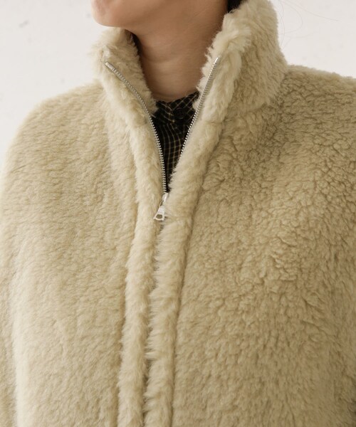 AURALEE(オーラリー)の「AURALEE SHETLAND WOOL BOA ZIP VEST(その他・レディース・LIMEBEIGE・1)」の2枚目の写真