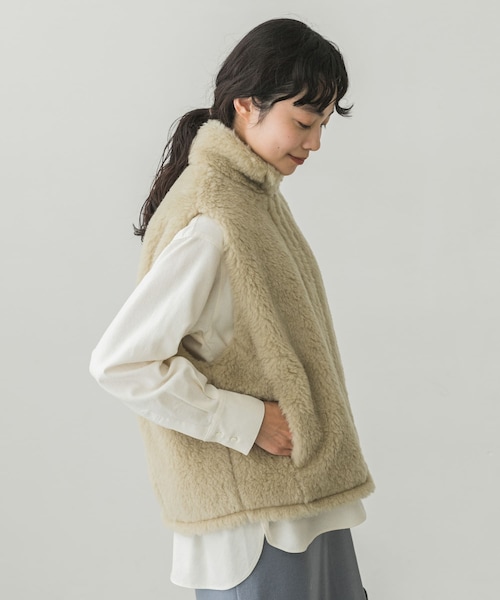AURALEE(オーラリー)の「AURALEE SHETLANDWOOL BOA ZIP VEST(その他・レディース・LIME BEIGE・1)」の3枚目の写真