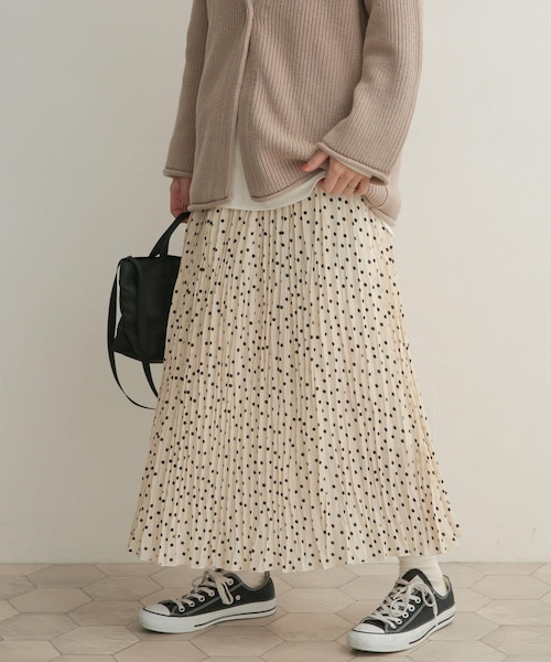 URBAN RESEARCH DOORS(アーバンリサーチドアーズ)の「ドットプリーツスカート(その他・レディース・BLK×OFF/OFF×BLK・0/1)」の6枚目の写真