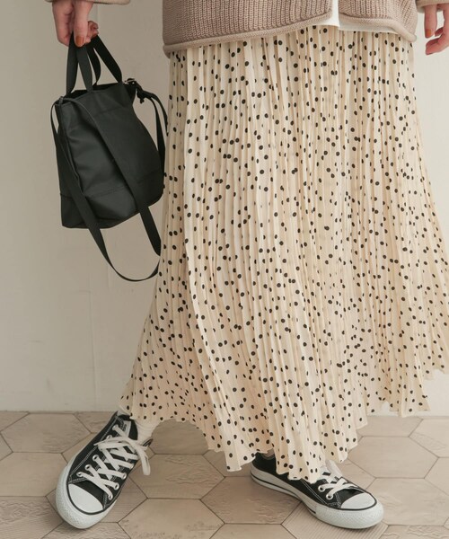 URBAN RESEARCH DOORS(アーバンリサーチドアーズ)の「ドットプリーツスカート(その他・レディース・BLK×OFF/OFF×BLK・0/1)」の12枚目の写真