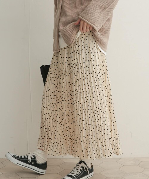 URBAN RESEARCH DOORS(アーバンリサーチドアーズ)の「ドットプリーツスカート(その他・レディース・BLK×OFF/OFF×BLK・0/1)」の3枚目の写真