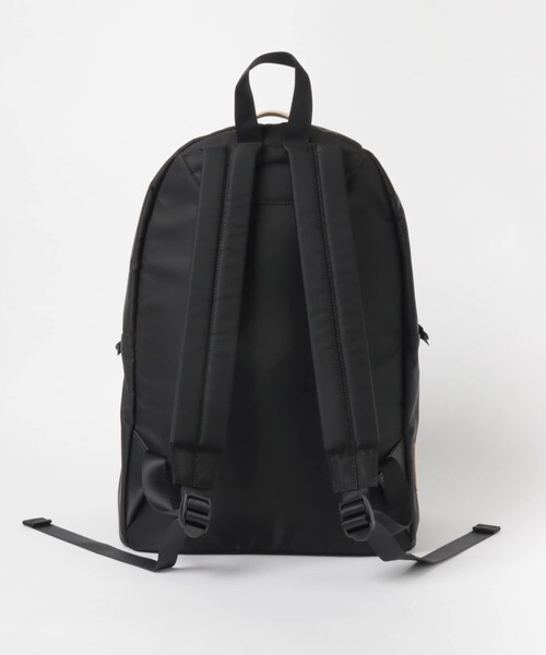 Hender Scheme double pocket pack