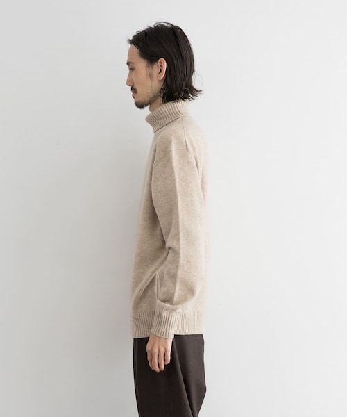 URBAN RESEARCH（アーバンリサーチ）の「ヤクウールタートルネック