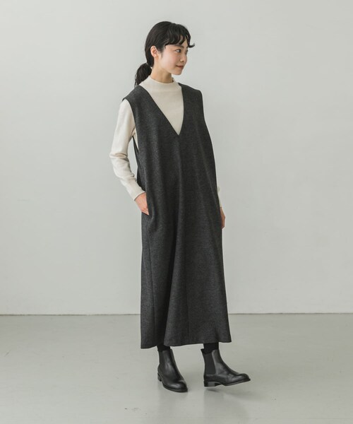 かぐれ(カグレ)の「ウールスムースVネックワンピース(その他・レディース・BLACK/CHARCOAL・FREE)」の19枚目の写真