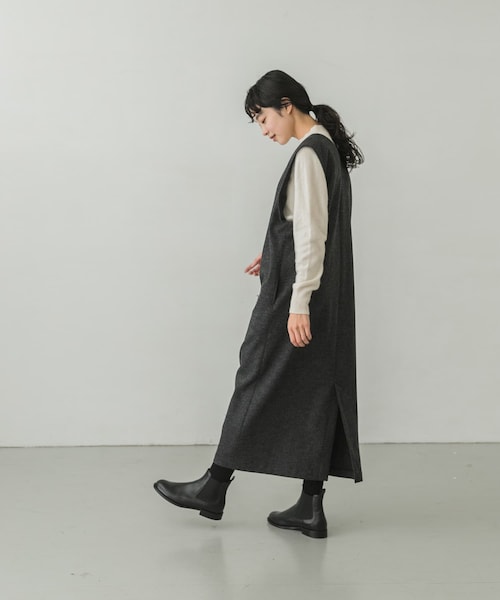 かぐれ(カグレ)の「ウールスムースVネックワンピース(その他・レディース・BLACK/CHARCOAL・FREE)」の21枚目の写真