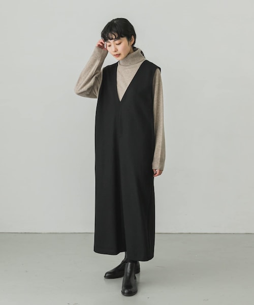 かぐれ(カグレ)の「ウールスムースVネックワンピース(その他・レディース・BLACK/CHARCOAL・FREE)」の9枚目の写真