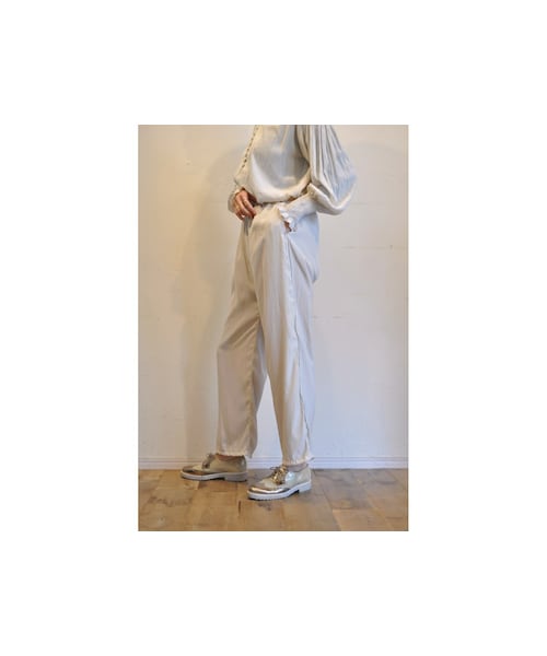 RehersalL(リハーズオール)の「ビジューラインイージーパンツ(その他パンツ・レディース・ホワイト/ブルー/レッド・one)」の1枚目の写真