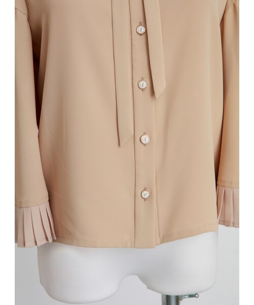 Marjorie（マージョリー）の「溪流淙淙，造型百摺七分傘袖綁帶襯衫（トップス・レディース・黑/杏/白・S/M）」の11枚目の写真