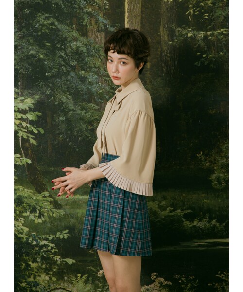 Marjorie（マージョリー）の「溪流淙淙，造型百摺七分傘袖綁帶襯衫（トップス・レディース・黑/杏/白・S/M）」の20枚目の写真