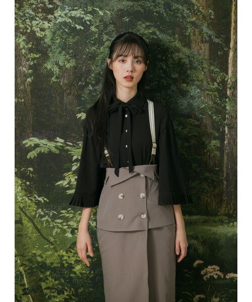 Marjorie（マージョリー）の「溪流淙淙，造型百摺七分傘袖綁帶襯衫（トップス・レディース・黑/杏/白・S/M）」の13枚目の写真