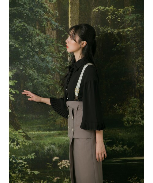 Marjorie（マージョリー）の「溪流淙淙，造型百摺七分傘袖綁帶襯衫（トップス・レディース・黑/杏/白・S/M）」の14枚目の写真