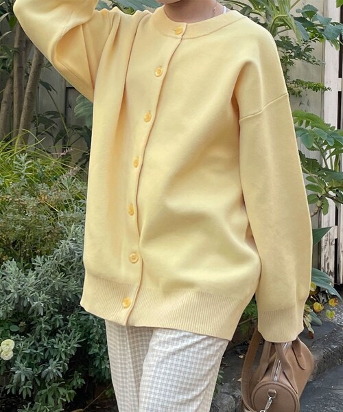 w closet(ダブルクローゼット)の「★先行予約★ニジュウス両A面クルーカーディガン【1月下旬入荷】(トップス・レディース・オフホワイト/イエロー/グリーン/Sイエロー/ブルー/オフ・FREE)」の2枚目の写真