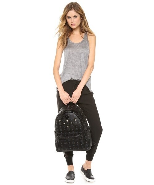 MCM（エムシーエム）の「MCM Stark Medium Sprinkle Stud Backpack（その他ベビー用品・レディース・Black・One Size）」の3枚目の写真