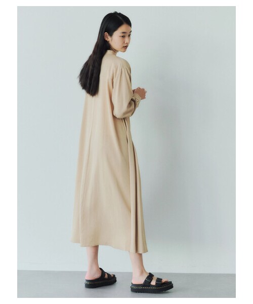 GARAGE OF GOOD CLOTHING（ガレージオブグッドクロージング）の「ピンタックヨークワンピース（ワンピース/ドレス・ホワイト/ベージュ/ネイビー・F）」の5枚目の写真