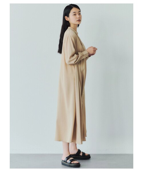 GARAGE OF GOOD CLOTHING（ガレージオブグッドクロージング）の「ピンタックヨークワンピース（ワンピース/ドレス・ホワイト/ベージュ/ネイビー・F）」の4枚目の写真