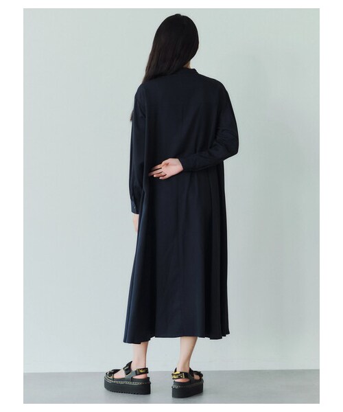 GARAGE OF GOOD CLOTHING（ガレージオブグッドクロージング）の「ピンタックヨークワンピース（ワンピース/ドレス・ホワイト/ベージュ/ネイビー・F）」の18枚目の写真