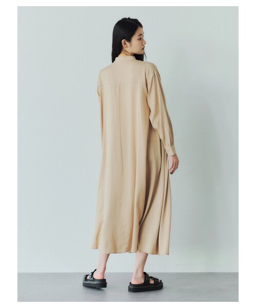 GARAGE OF GOOD CLOTHING（ガレージオブグッドクロージング）の「ピンタックヨークワンピース（ワンピース/ドレス・ホワイト/ベージュ/ネイビー・F）」の6枚目の写真