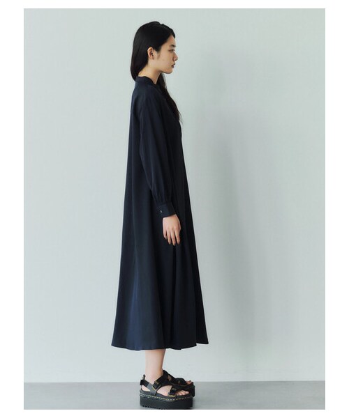 GARAGE OF GOOD CLOTHING（ガレージオブグッドクロージング）の「ピンタックヨークワンピース（ワンピース/ドレス・ホワイト/ベージュ/ネイビー・F）」の16枚目の写真