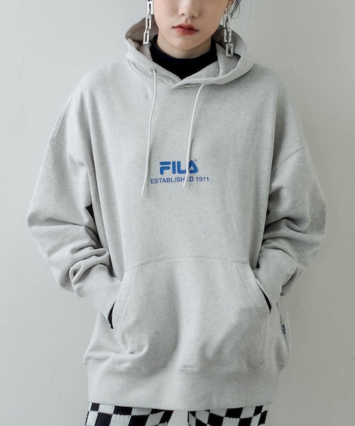 RASVOA(ラスボア)の「【FILA】グローバルアンバサダーBTS着用モデルスウェット(パーカー・レディース・ネイビー/ブラウン/グレー/ブラック・F)」の3枚目の写真