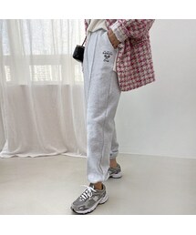 Miamasvin（ミアマスビン）の「ロゴプリントピンタック裏起毛ジョガーパンツ（その他・レディース）」