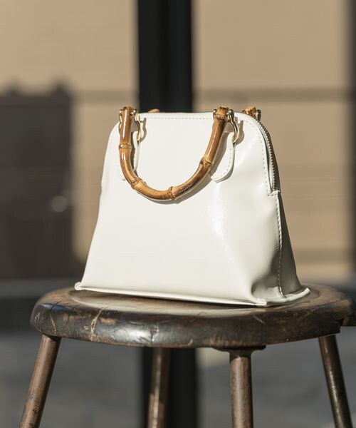 Andemiu（アンデミュウ）の「バンブーハンドルバッグ（バッグ・レディース・ブラック19/アイボリー52/ブルー80・F）」の4枚目の写真