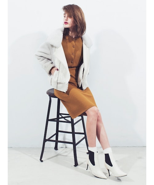 EMODA(エモダ)の「《 ViVi 12月号掲載商品 》TEDDY BOMBER CO(ジャケット/アウター・レディース・ホワイト/ブラック・F)」の6枚目の写真