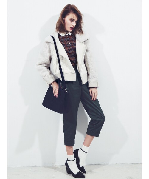 EMODA(エモダ)の「《 ViVi 12月号掲載商品 》TEDDY BOMBER CO(ジャケット/アウター・レディース・ホワイト/ブラック・F)」の5枚目の写真