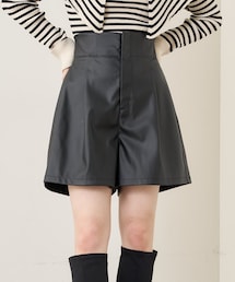 ココ 【SACRA】フェイクレザー ショートパンツ